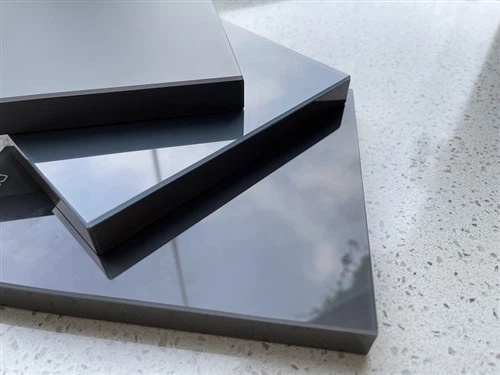 ガラスキッチンキャビネットのドア